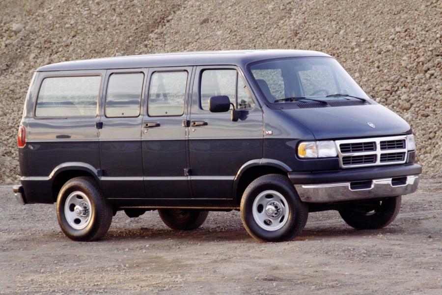  Dodge Ram Van Wagon 1994 года  (фото 9 из 22)